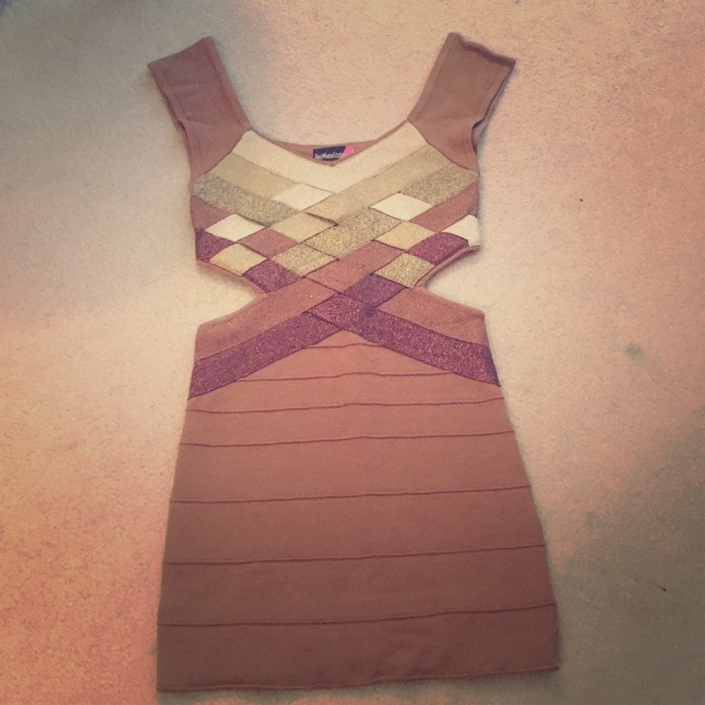 Stunning cut our bandage dress !